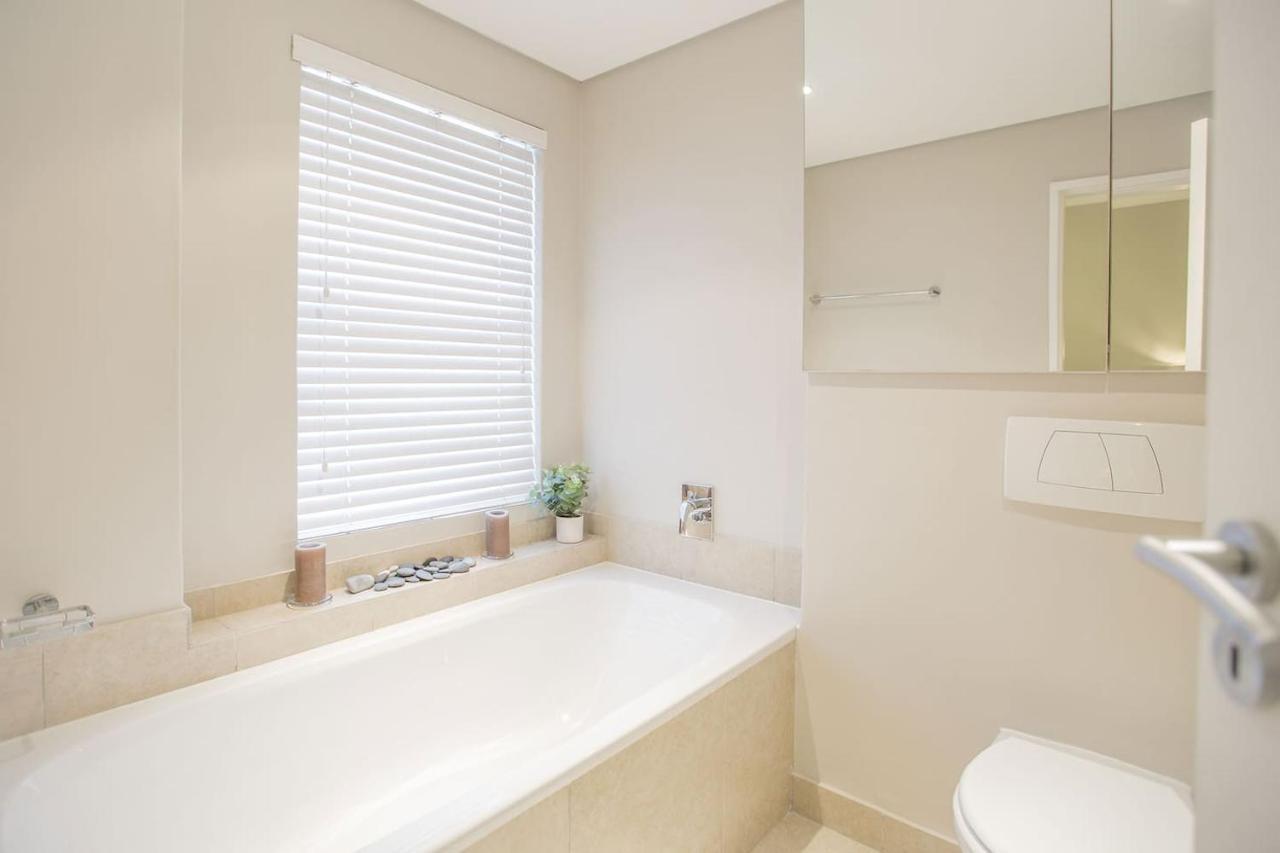 2 Bedroom With Breathtaking Views! Apartment Kapstadt
